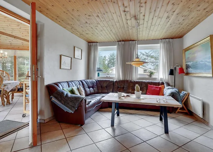Four-bedroom In טהיסטד