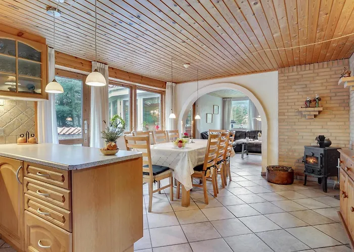 Four-bedroom In טהיסטד