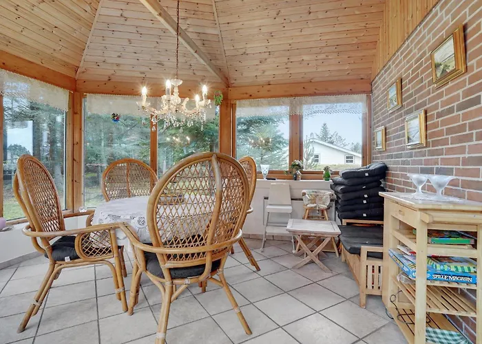 בית נופש Four-bedroom In