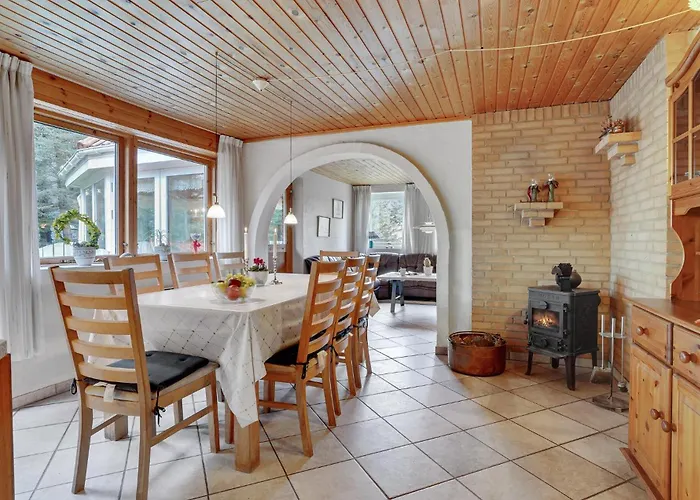 Four-bedroom In * טהיסטד