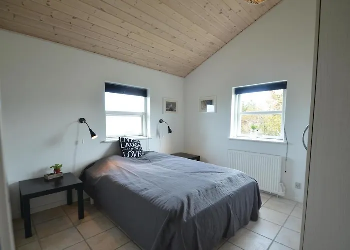 Four-bedroom In טהיסטד